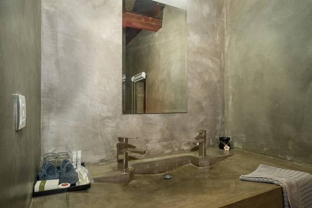 Family jacuzzi bungalow at Vanna Lodge, photo 9 of 10