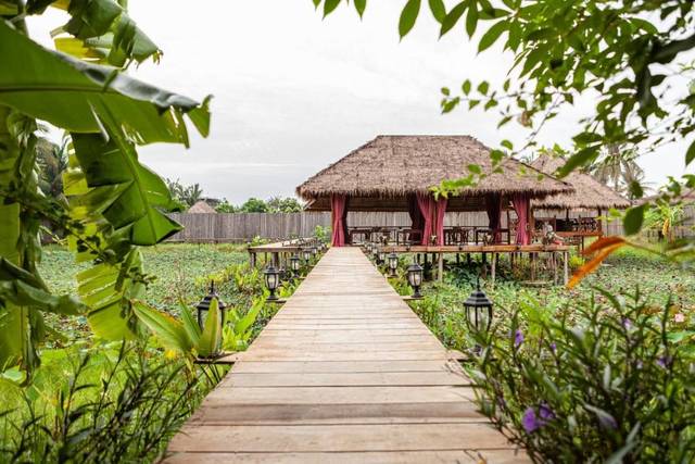 Spa and lake pavilion at Vanna Lodge, photo 9 of 14