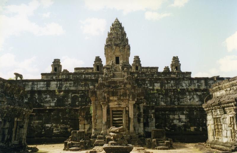 Bakong, Roluos group