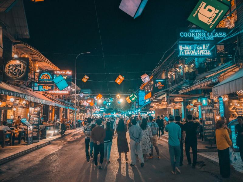 Siem Reap street at night